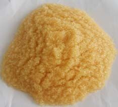 软化树脂是专用于软化硬水的一种专用树脂，通过离子交换技术，使水的硬度小于50 mg/L(CaCO3)。离子交换是一种特殊的动态吸附过程，一般是由不溶于水的离子交换剂在电解质溶液中进行，这种离子交换剂即为离子交换树脂。